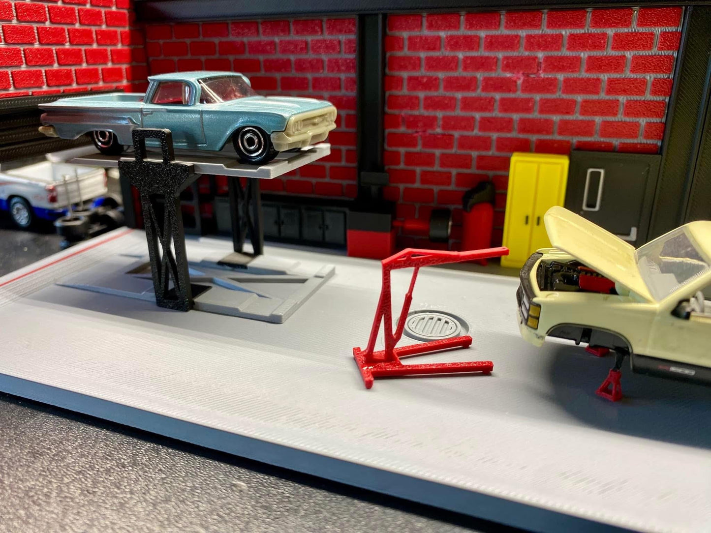1/64 Scale 3D Printed Garage and Repair Shop Diorama: Hot Wheels, Matchbox Display. With Car Lift, Shelves, Jack Stands, Etc - ZS3DPrintZ