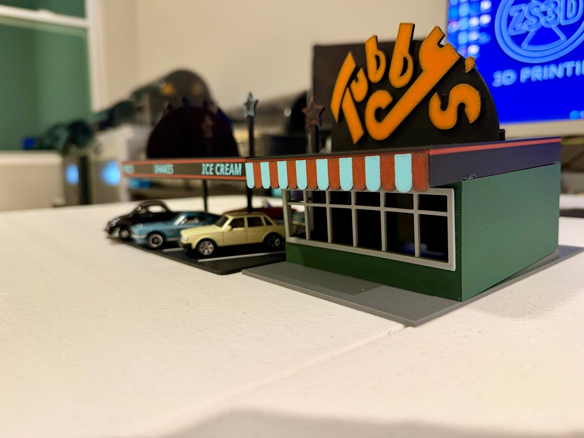 Tubby's Drive - In 1/64 Scale Diorama for Diecast Display - ZS3DPrintZ