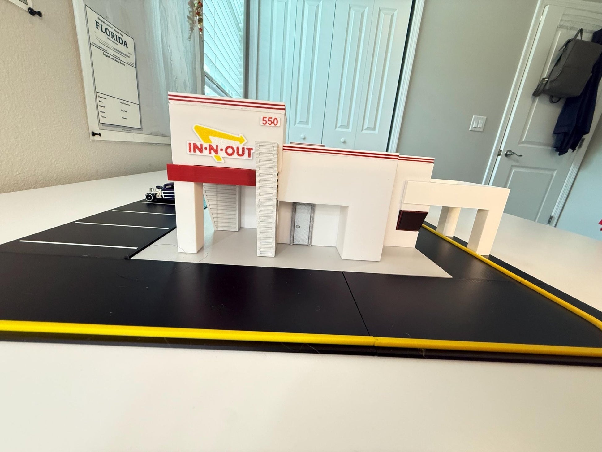 Large 1/64 Scale "In N Out Burger" Diorama: 3D Printed Display, NO Assembly required!!! - ZS3DPrintZ