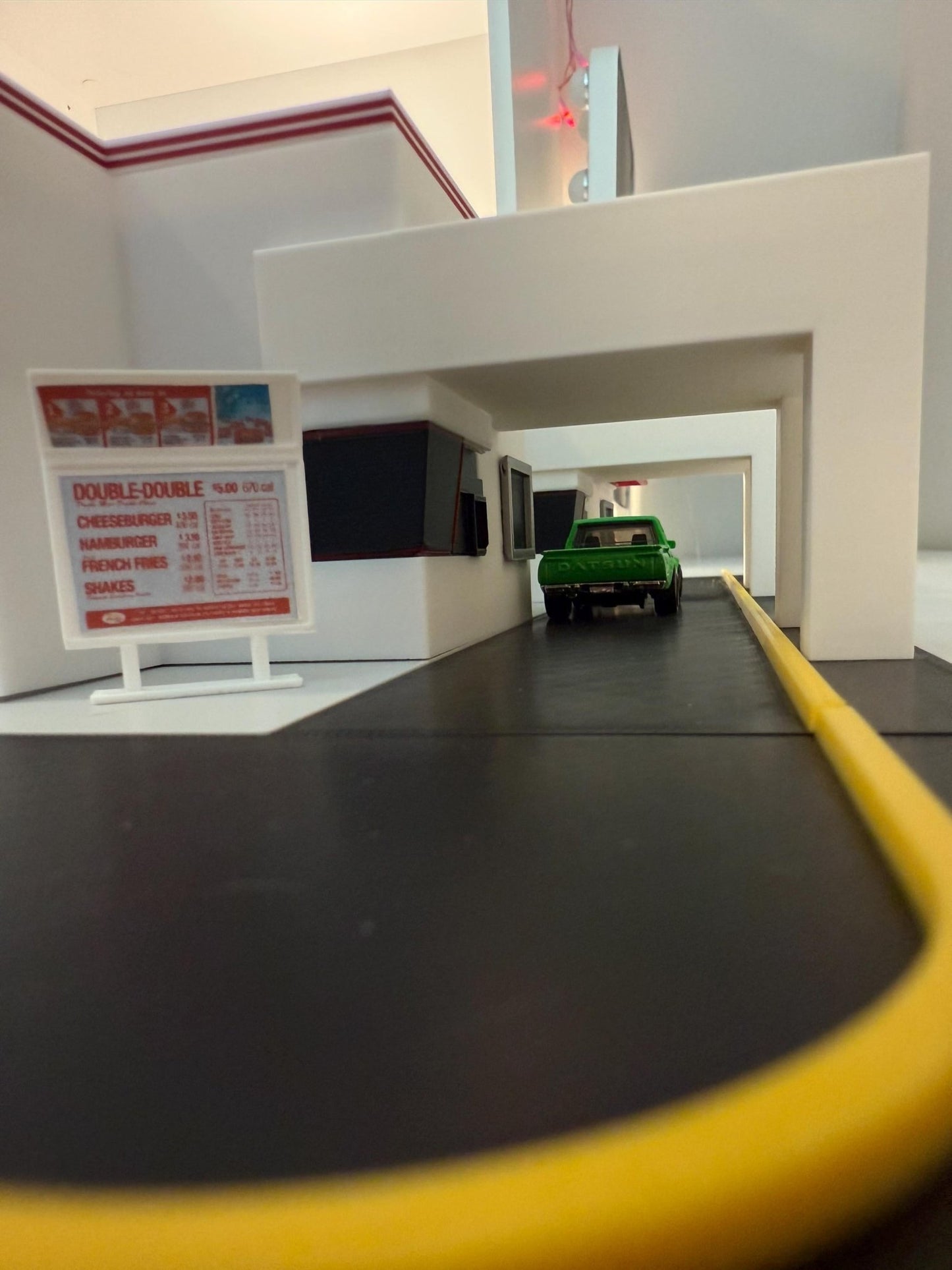 Large 1/64 Scale "In N Out Burger" Diorama: 3D Printed Display, NO Assembly required!!! - ZS3DPrintZ