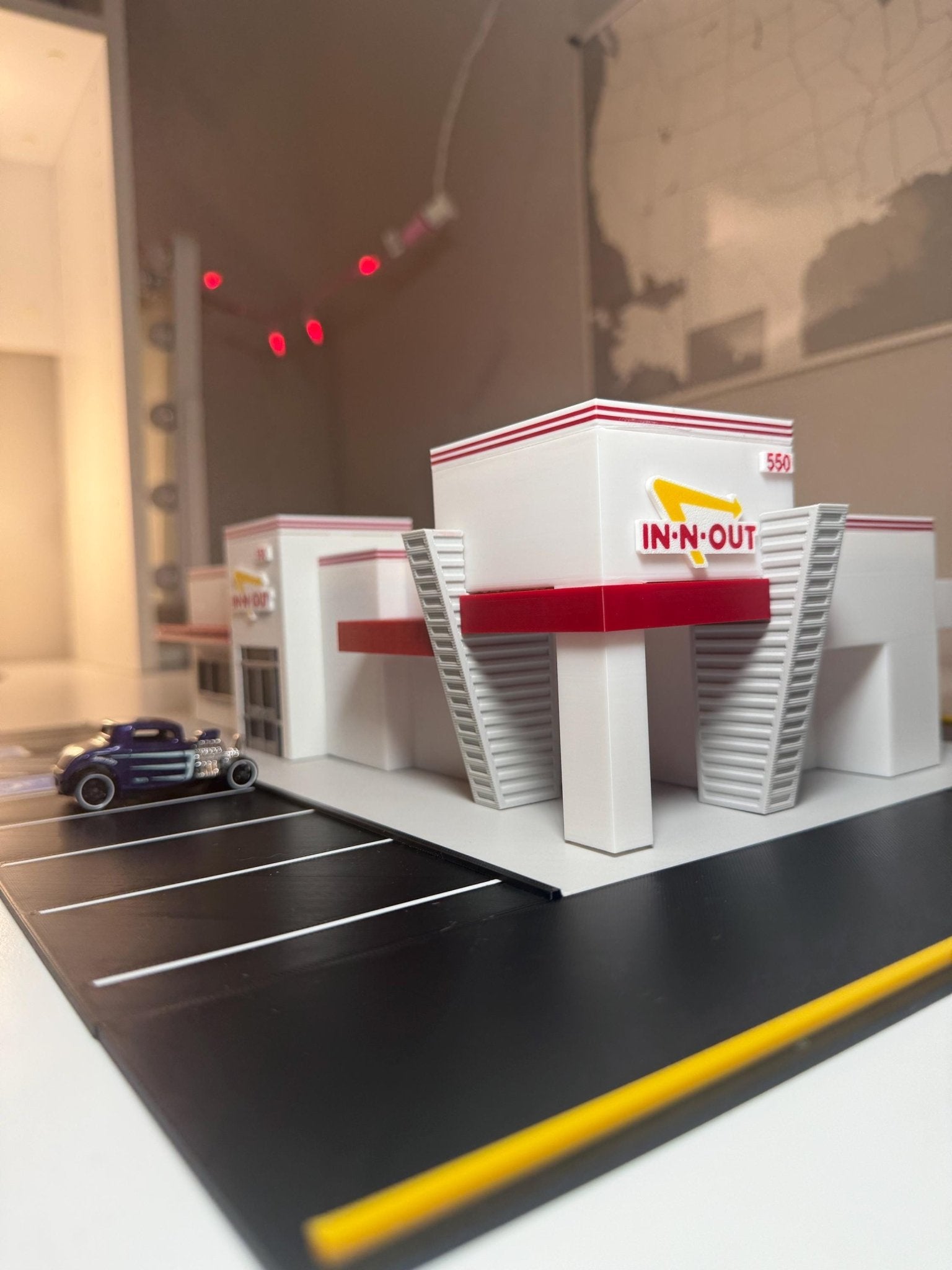 Large 1/64 Scale "In N Out Burger" Diorama: 3D Printed Display, NO Assembly required!!! - ZS3DPrintZ