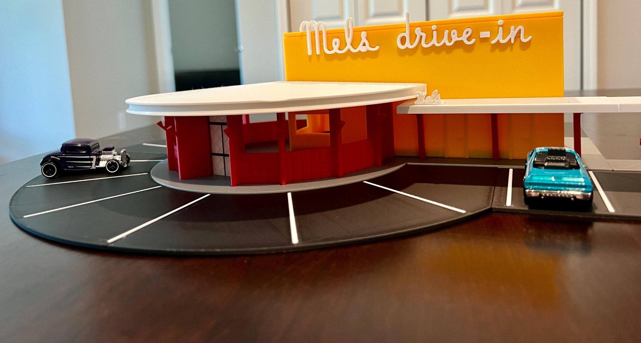 American Graffiti Diorama Display - Mel's Drive-In | 1/64 Scale