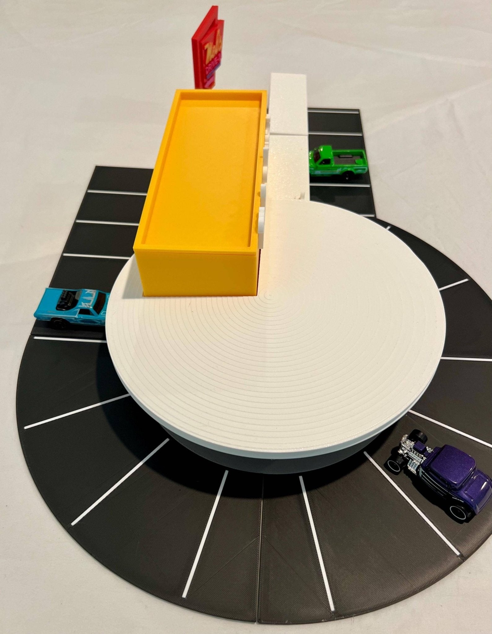 Mel's Drive - In Diorama, 1/64 Scale, 3D Printed Display for Hot Wheels & Matchbox - ZS3DPrintZ