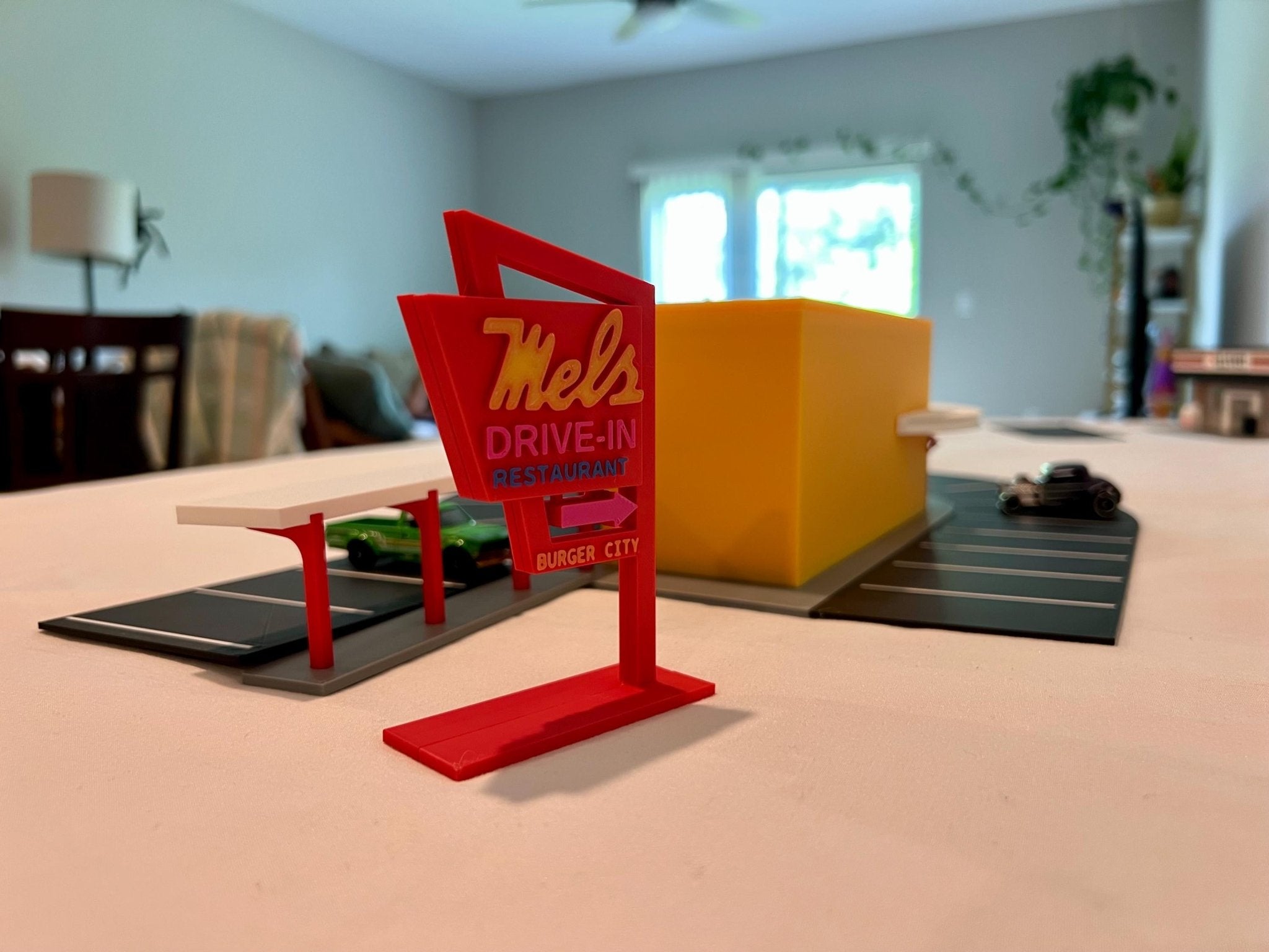 American Graffiti Diorama Display - Mel's Drive-In | 1/64 Scale